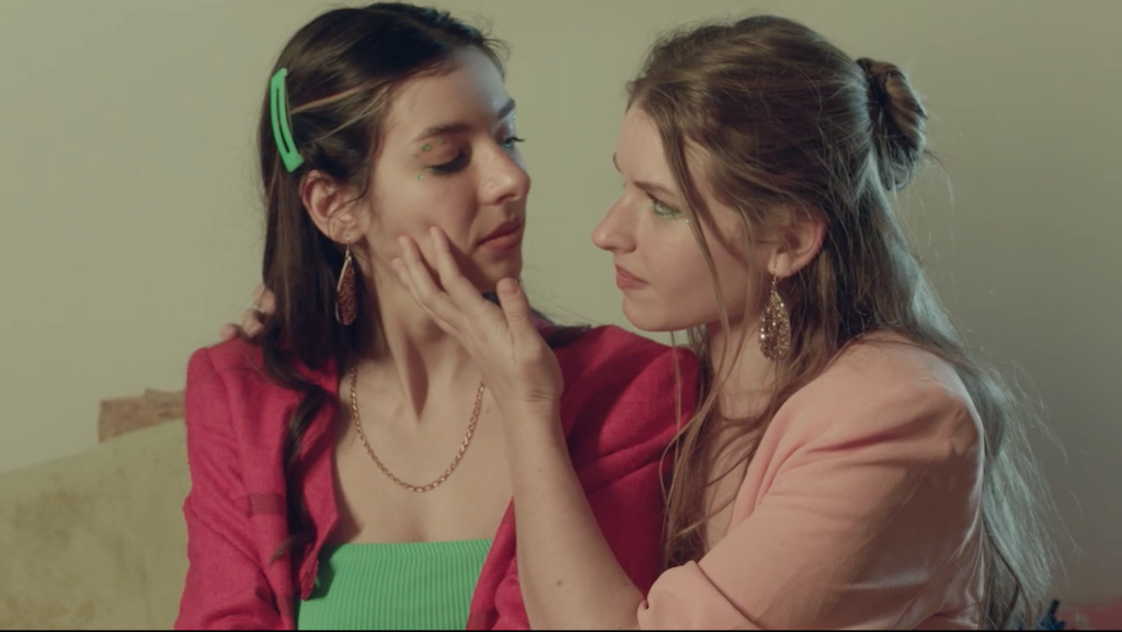 TWIN TWISTERS Short Film BY Iris Jacobs